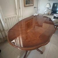 Tavolo da pranzo stile antico lucido