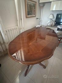 Tavolo da pranzo stile antico lucido