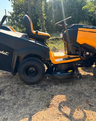 Trattorino rasa erba cub cadet taglia erba