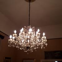Lampadario a gocce di cristallo