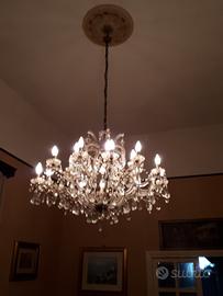 Lampadario a gocce di cristallo