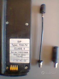 Due vecchie antenne di vecchi cellulari