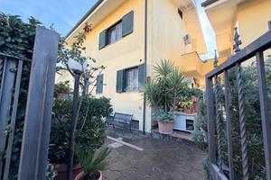 VILLA A SCHIERA A LABICO