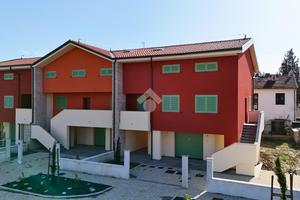 VILLA A SCHIERA A CAMPI BISENZIO
