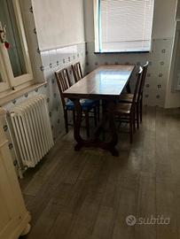 tavolo rettangolare in massello  con 4 sedie 
