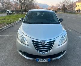 Lancia ypsilon 2014