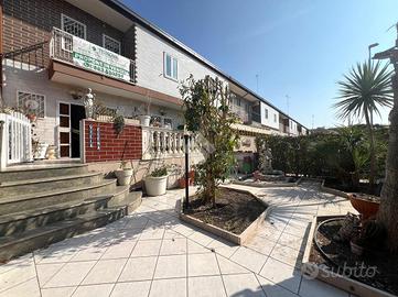 VILLA A SCHIERA A BARLETTA