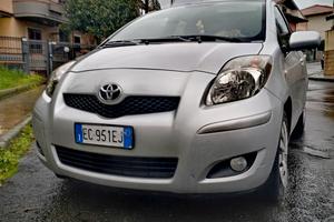 TOYOTA YARIS 1.3 BENZINA