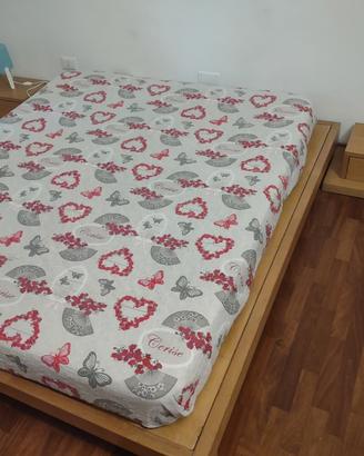 Letto e comodini 