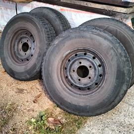 Treno gomme invernali  con cerchi per Defender
