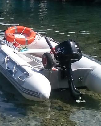 gommone con motore 4 Cv