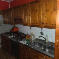 Cucina in legno antico di PINO...tenuta benissimo 