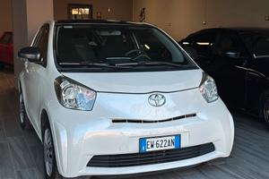 Toyota iQ 1.0 Lounge Automatica Cvt