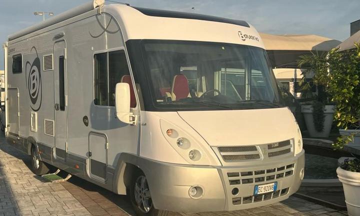 PILOTE Reference BAVARIA I 740 XLC