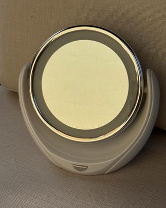 specchio da trucco da tavolo con illuminazione LED