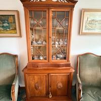 credenza a vetrina