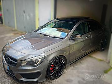Mercedes CLA 220d Premium AMG dark night