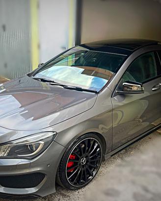 Mercedes CLA 220d Premium AMG dark night