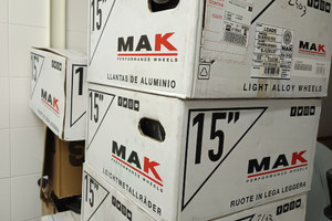 Cerchioni camper con borchie originali