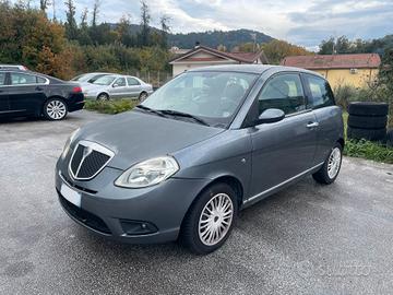 LANCIA YPSILON 1.3MJT ARGENTO 75cv