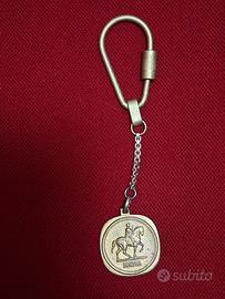Portachiavi con medaglia commemorativa 