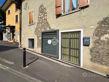 NEGOZIO A DESENZANO DEL GARDA
