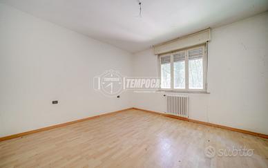 SAMARATE - TRILOCALE DA RISTRUTTURARE