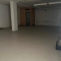 Lusciano , locale deposito di mq 90 circa