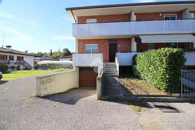 VILLA A SCHIERA A FAEDIS