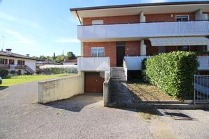 VILLA A SCHIERA A FAEDIS