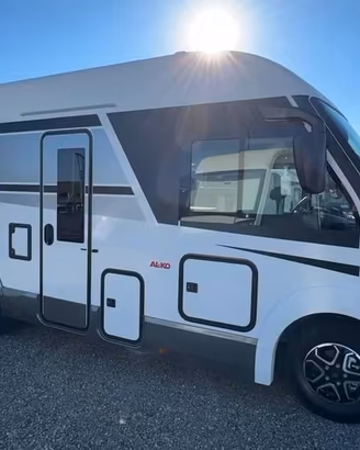 MOBILVETTA K-Yacht TeknoLine 64 AUTOMATICO