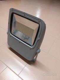 Proiettore Faro Led da esterni 30w professionale
