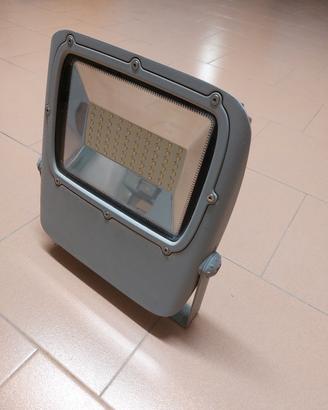 Proiettore Faro Led da esterni 30w professionale