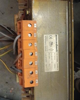 Trasformatore 220 V - 380 V con Neutro 15KV