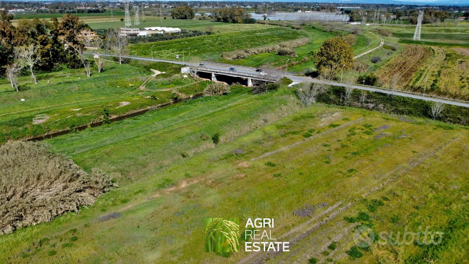 Terreno agricolo di 4 ettari fronte strada - Altro