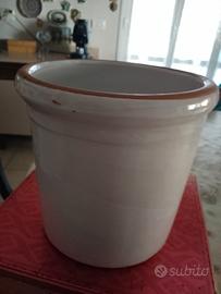 Vaso contenitore  , smaltato.