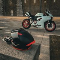 Panigale V2