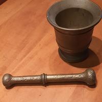antico mortaio in bronzo 