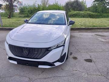 Peugeot 308 Hybrid 136 e-DCS6 SW Allure KM Ø