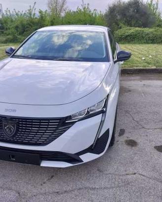 Peugeot 308 Hybrid 136 e-DCS6 SW Allure KM Ø