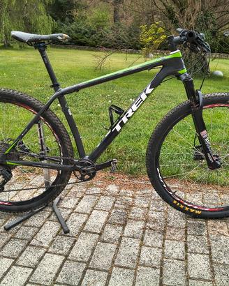 Trek superfly 9.8 carbon race 29"