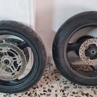 Cerchio anteriore e posteriore honda hornet