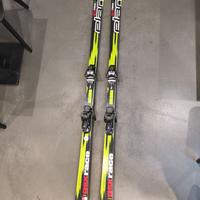 Scii con attacchi Elan GSX World Cup