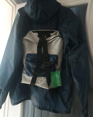 zaino incorporato  k-way Benetton 