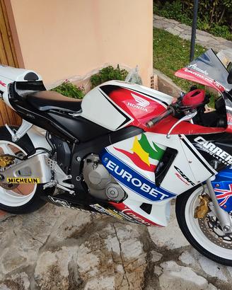 Honda CBR 600 RR anno 2003