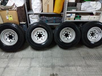 Cerchi con gomme per Pajero o altri fuoristrada