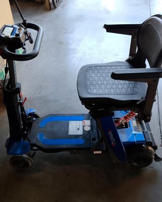 Scooter auto pieghevole per disabili o anziani 
