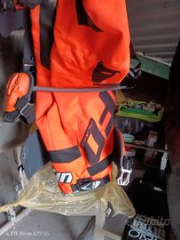 Pantaloni+Pettorina+Guanti UFO  bambino