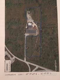 Capannone industriale con annesso terreno