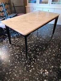 Tavolo di vero marmo bianco
